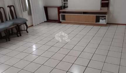 APARTAMENTO COM 4 QUARTOS NO CENTRO - FLORIANÓPOLIS/SC