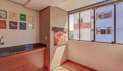 Apartamento desocupado com 3 dormitórios e 2 vagas no Bairro Tristeza na Zona Sul de Porto Alegre/RS.