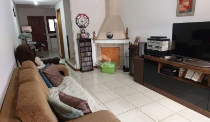 Casa 3 dormitórios, 1 suíte, 1 vaga, no  bairro Hipica