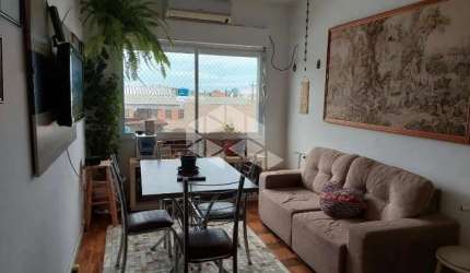 Apartamento de 2 dormitórios, no bairro Navegantes, em Porto Alegre.