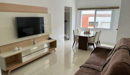 APARTAMENTO COM 2 DORMITÓRIOS SENDO 1 SUÍTE PRÓXIMO AO MAR!!!