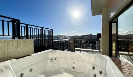 Cobertura Duplex com vista para o mar na praia de Canto grande , Bombinhas .