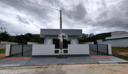 CASA GEMINADA COM 3 DORMITÓRIOS, SENDO 1 SUÍTE, 1 VAGA E 76,17M², PARA VENDER POR R$ 450.000,00