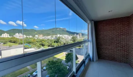 APARTAMENTO PORTEIRA FECHADA COM 2 QUARTOS 1 SUÍTE E VISTA PANORÂMICA NA PEDRA BRANCA PALHOÇA