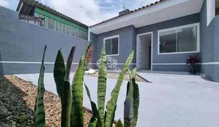 Casa com 2 quartos e 52m² para vender por R$ 215.000 em Piraquara