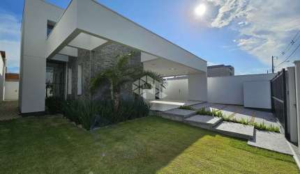 Casa de alto padrão pronta para morar em Tijucas!