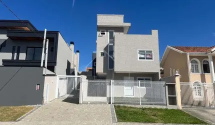Sobrado a venda com 3 quartos com suíte com 120 m² no bairro Xaxim