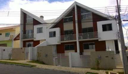 Sobrado para venda com 214,56 m² com 3 quartos c/suíte no Pilarzinho - Curitiba - PR.