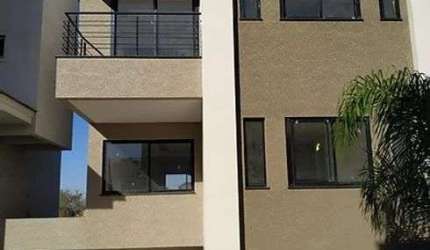 Casa em Condomínio a venda com 5 quartos com 4 suítes com 315 m² privativos no bairro Campo Comprido