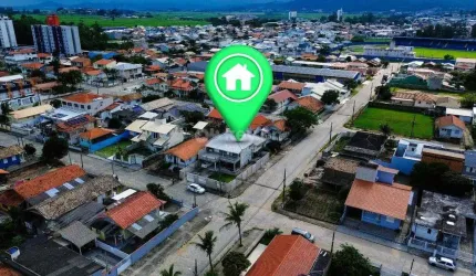 Oportunidade Imperdível: Casa de 2 Pavimentos no Bairro Oficinas – Tubarão/SC
