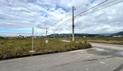 Terreno de Esquina à Venda no Loteamento Arino Bressan 2 – Tubarão/SC