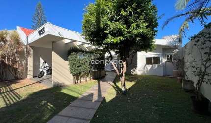 Casa à venda, sozinha no lote, no CENTRO, TOLEDO/PR