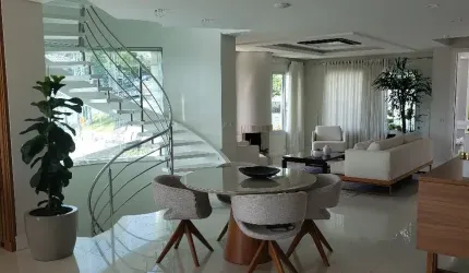 Casa Residencial com 505m² e 4 suítes no bairro Itaguaçu