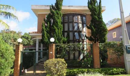 Casa alto padrão, única no condomínio, oportunidade