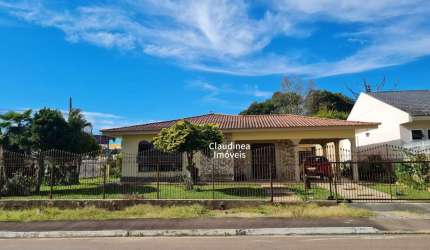 Casa para Venda em Contenda, Centro, 4 dormitórios, 1 suíte, 3 banheiros, 2 vagas