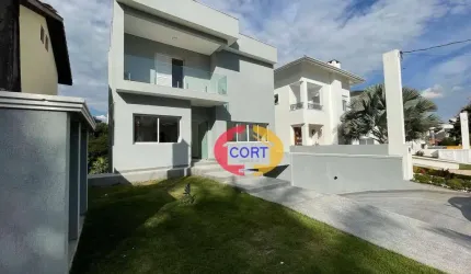 Casa com 4 suítes todas com varandas está para venda e locação em Arujá!!!