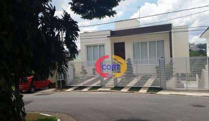 Linda Casa à Venda no Condomínio Arujazinho IV!!!