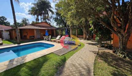 Casa com excelente ambiente de lazer para venda em Guararema!!!