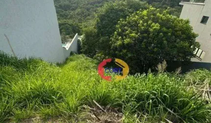 Lote declive à venda no condomínio Arujá Hill's III !!!