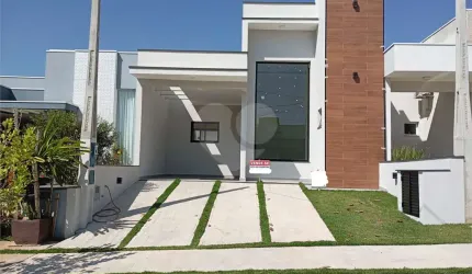 Casa térrea com 3 quartos à venda ou para locação em Village Moutonnée - SP