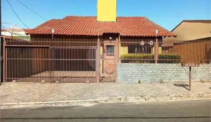 Casa com 4 quartos à venda em Jardim Celani - SP