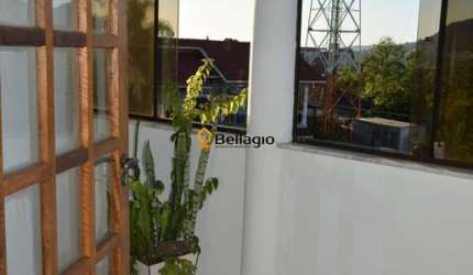 Espaço, vista e boa localização. Oportunidade parar morar bem ou investir.
