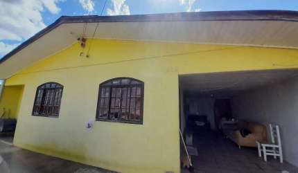 Casa à venda em Cará-Cará
