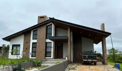 Casa à venda em Contorno