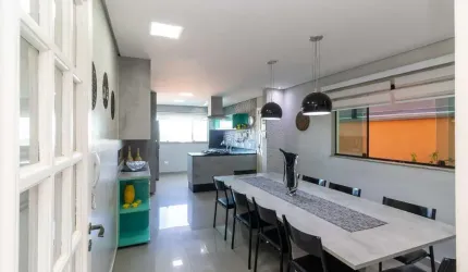 Casa tipo para venda com 3 quartos, sendo 2 suítes, 231m²