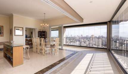 Apartamento tipo para venda com 4 quartos, sendo 4 suítes, 300m²