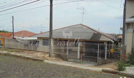 Casa na Vila Etrela