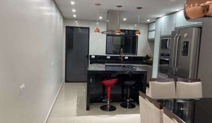Sobrado com 3 dormitórios à venda, 300 m² por R$ 730.000,00 - Jardim Mauá - Mauá/SP