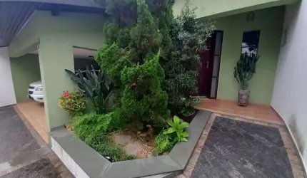 Sobrado com 2 dormitórios à venda, 299 m² por R$ 990.000,00 - Vila Assis Brasil - Mauá/SP