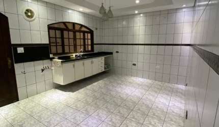 Sobrado com 4 dormitórios à venda, 229 m² por R$ 500.000,00 - Jardim Itapeva - Mauá/SP