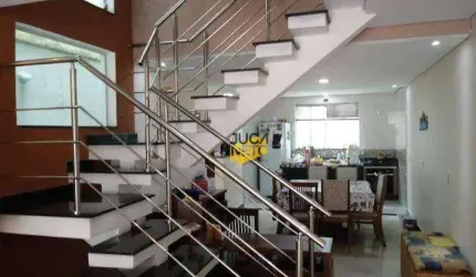 Sobrado com 3 dormitórios à venda, 234 m² por R$ 1.200.000,00 - Parque São Vicente - Mauá/SP