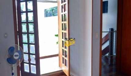 Sobrado com 3 dormitórios para alugar, 180 m² por R$ 5.500,00/mês - Matriz - Mauá/SP