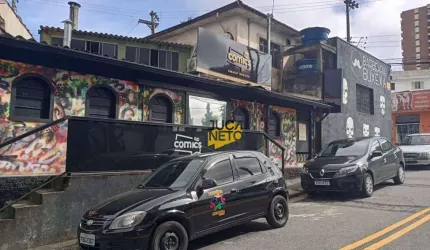 CASA COM 3 SALÕES COMERCIAIS