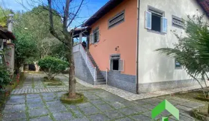 Casa com 6 Quartos, sendo 2 Suites, Vista Panorâmica em Ipiabas