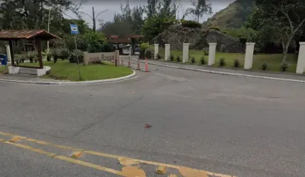 Casa triplex no condomínio Maramar Recreio dos Bandeirantes com 5 suítes.