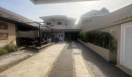Casa Duplex  com 4 quartos ( sendo 3 suítes )no Condomínio Vivendas do Sol