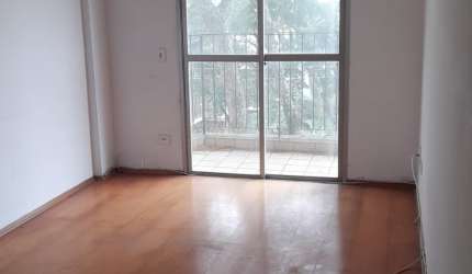 Jd Prudência-Apartamento com 2 quartos e varanda