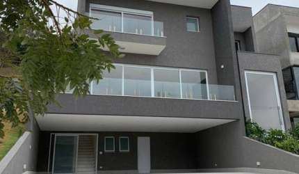 Casa Nova com 04 Suítes em Alphaville!