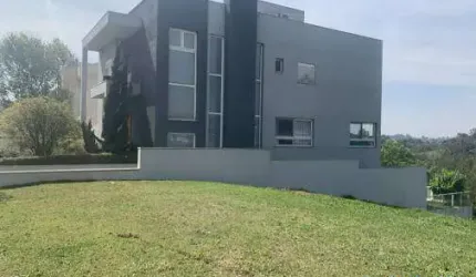 Casa Moderna no Genesis 01 - Totalmente Integrada com a Natureza!