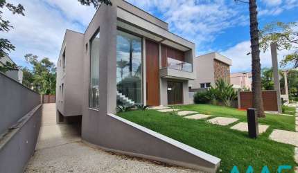 Casa Nova e Moderna no Residencial Alphaville 1 - Maravilhosa!