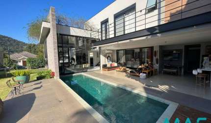 Casa com Fino Acabamento - Villa Solaia