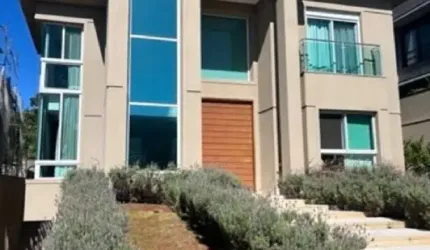 Casa Tamboré 10 com Elevador - Locação !