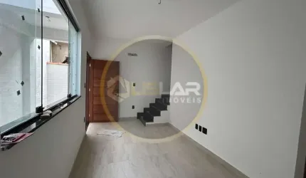 Sobrado com 3 dormitórios e quintal - Marapé / Santos