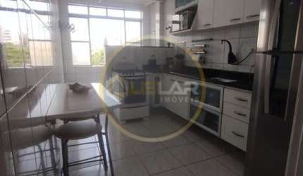 Apartamento de 2 dormitórios no bairro Macuco em Santos com garagem