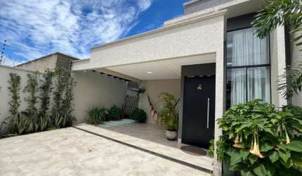 Lindo Sobrado 3 Qtos, 1 Suíte, Piscina, Churrasqueira Próximo Shopping Passeio das Águas.
