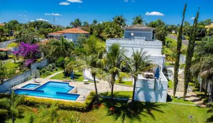 Linda Casa com 6 Qtos e 3 Suítes, Lazer total para o seu Conforto